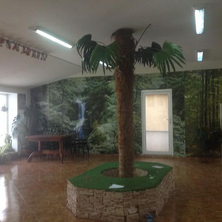Tennis House Hotel Krasilovka Buitenkant foto